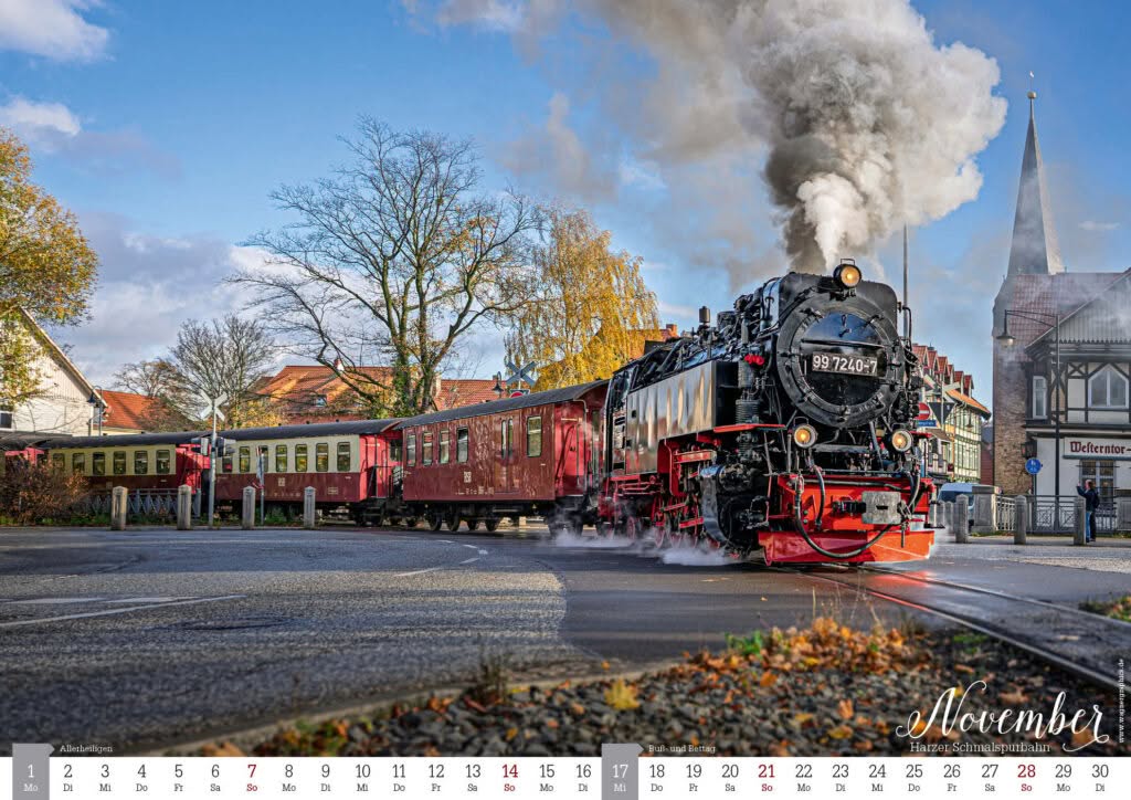 Kalender 2027, November: Dampflok der Harzer Schmalspurbahn im Herbst